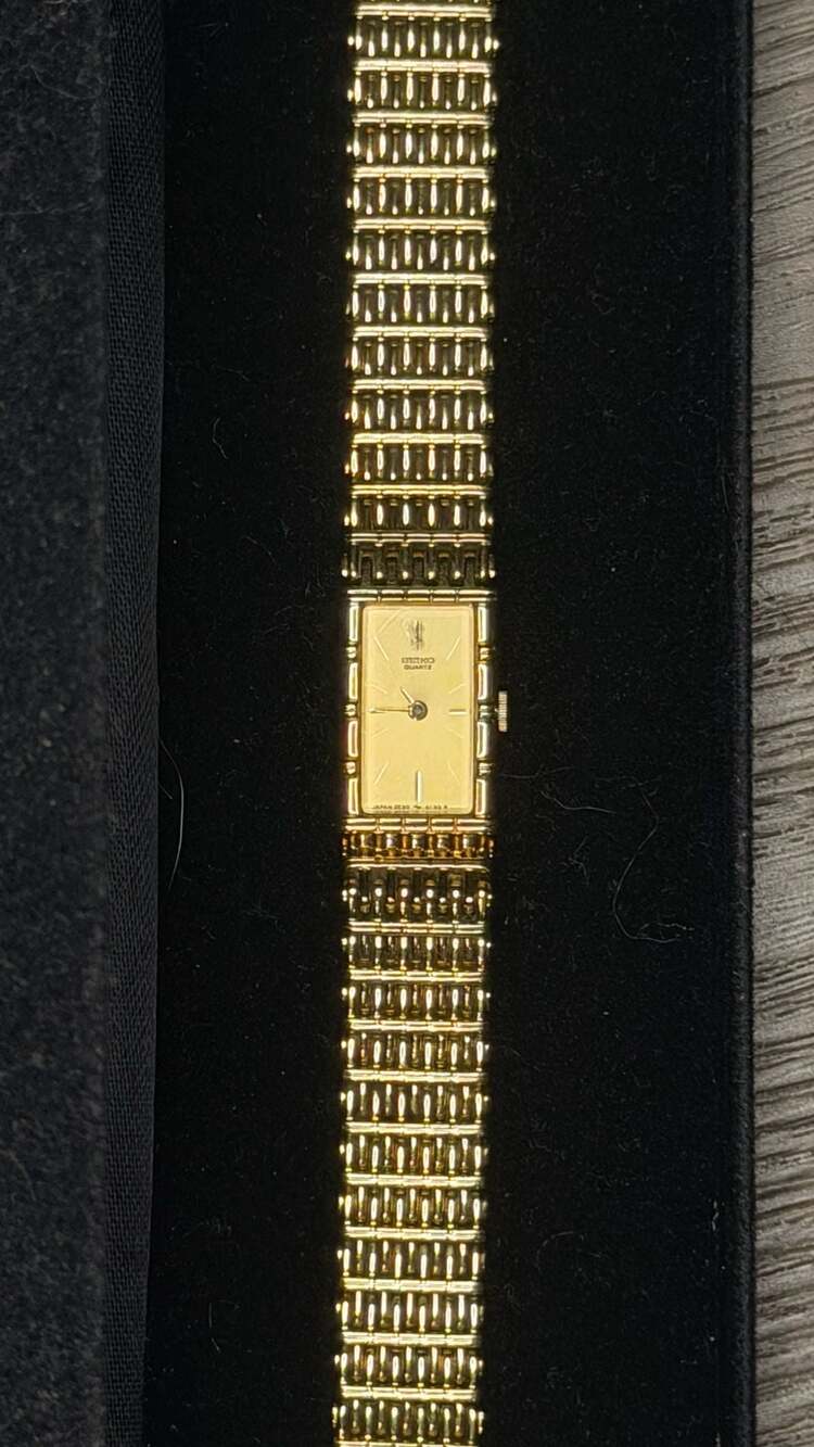 Seiko Quartz Gold Tone Tank Watch Bamboo Link Bracelet 2E20-6130